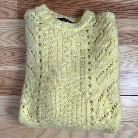 Soft Yellow Bershka Knit Sweater - Picture 2 of 2